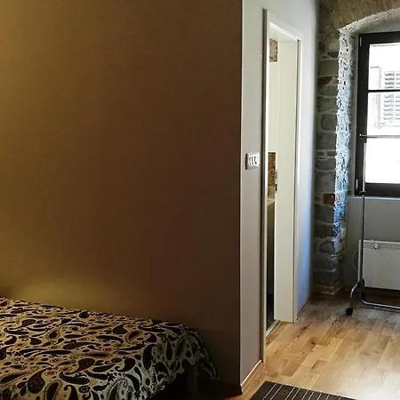 Isobel Apartment *